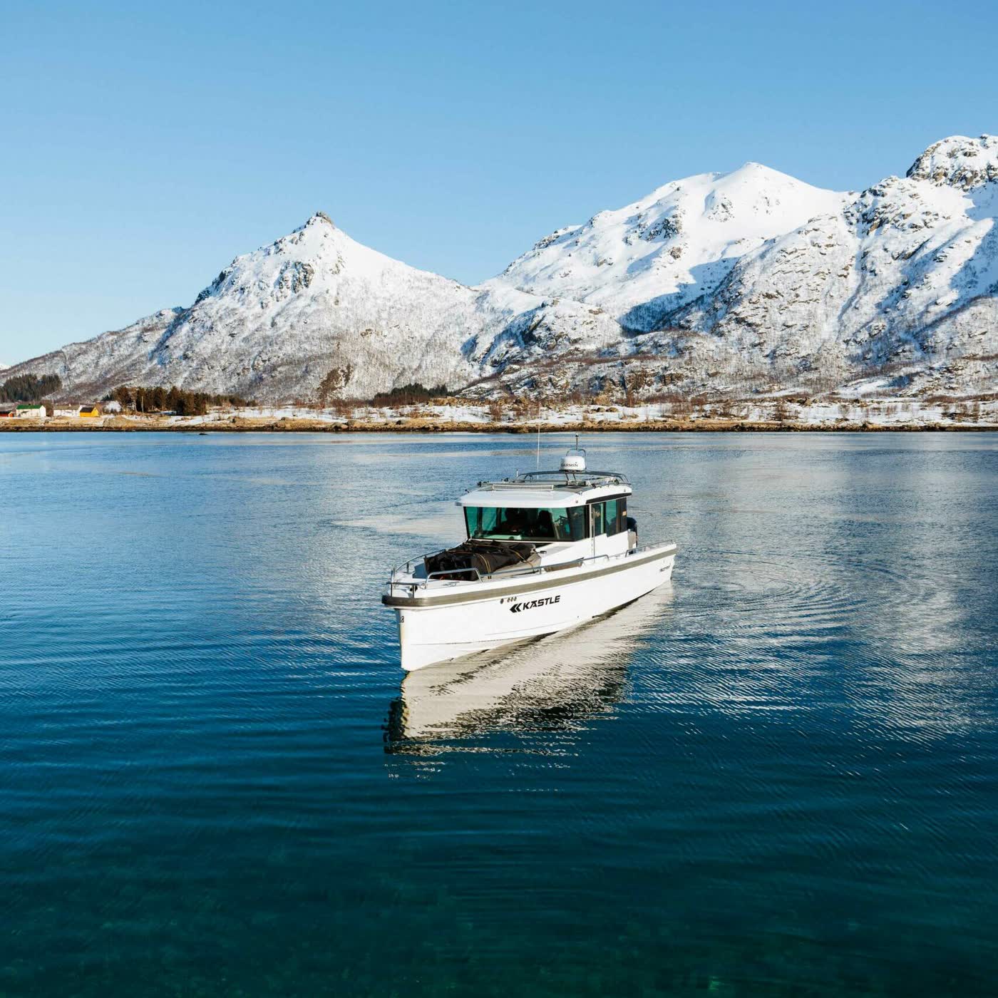 El Axopar 37 navegando entre los fiordos de Lofoten
